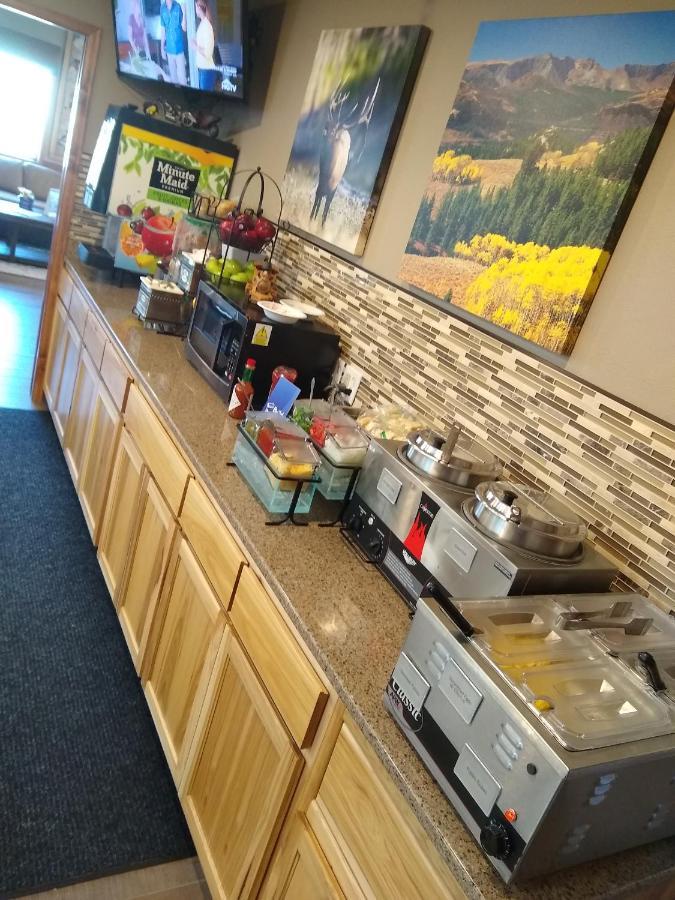 Townhouse Motel Lusk Экстерьер фото