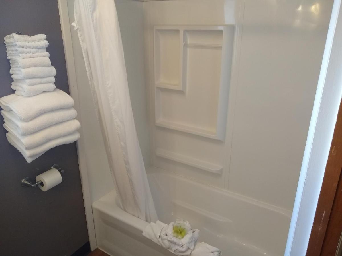 Townhouse Motel Lusk Экстерьер фото